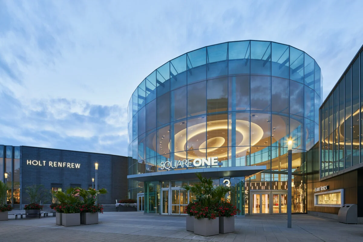 Heavy Police Presence Reported at Square One Shopping Centre in Mississauga
