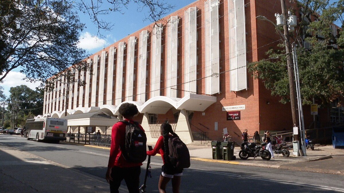 Student Death Reported at UL Lafayette’s Agnes Edwards Hall; Campus Community Shares Condolences