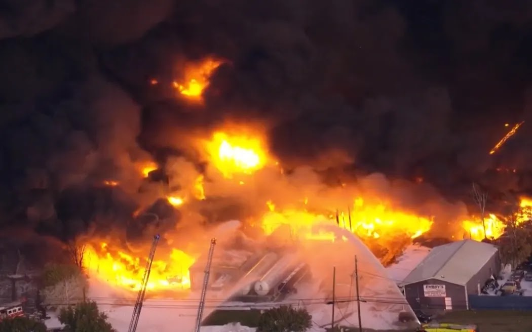 UPS cargo plane crashes near Louisville International Airport in Kentucky