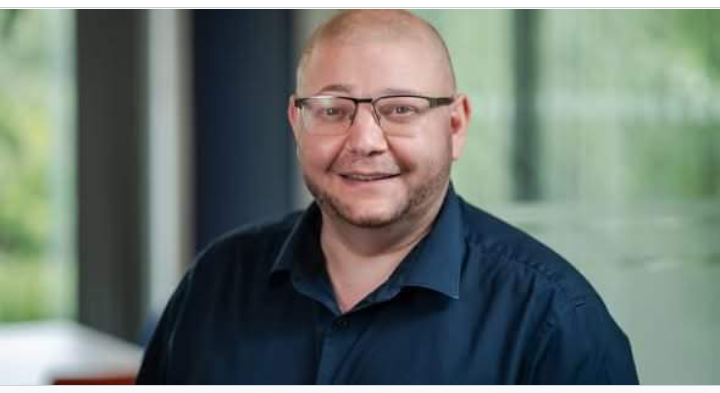 Suffolk Residents Pay Tribute to Darren Smith Following His Sudden Demise