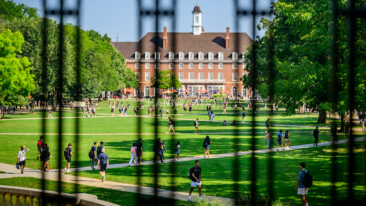 UIUC Community Grieves Following Student Death on Campus