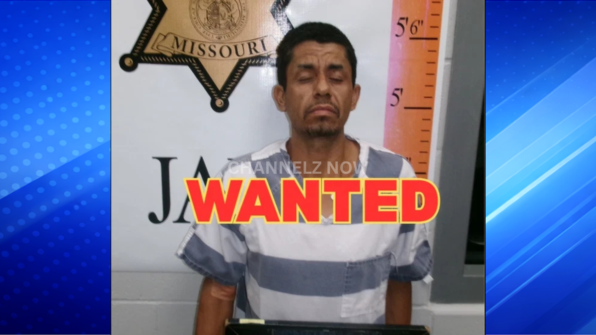 California Missouri Police Seek Wanted Man, Urge Public to Report Any Sightings